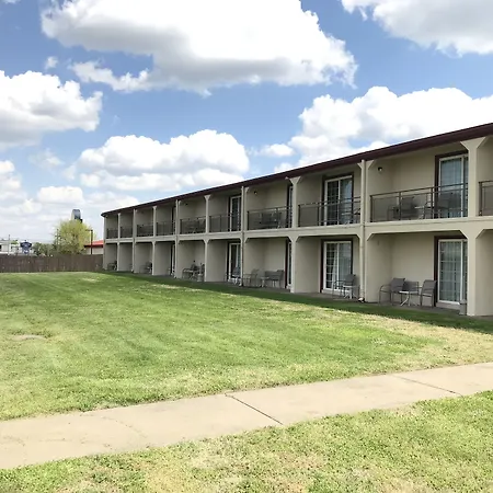 Days Inn By Wyndham Joplin-3