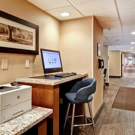 Hampton Inn Auburn-3