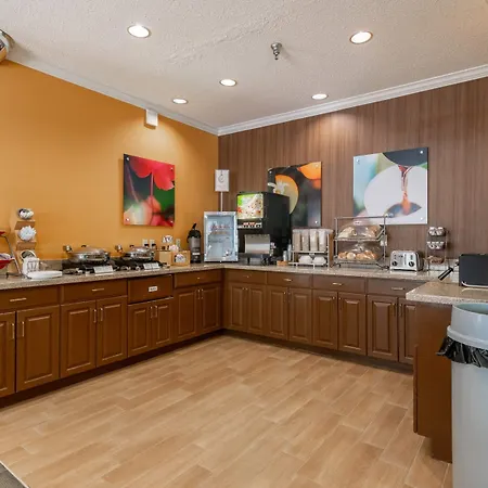 Wingate By Wyndham Great Falls-3