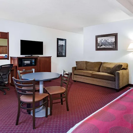 Baymont By Wyndham Bozeman-2