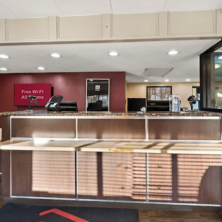 Red Roof Inn Cleveland - Independence-3