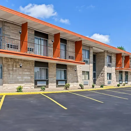 Travelodge By Wyndham Bloomington-3
