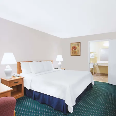 Days Inn By Wyndham Wytheville-3
