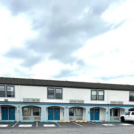 Baymont By Wyndham Newark/Wilmington/Mall Area-2