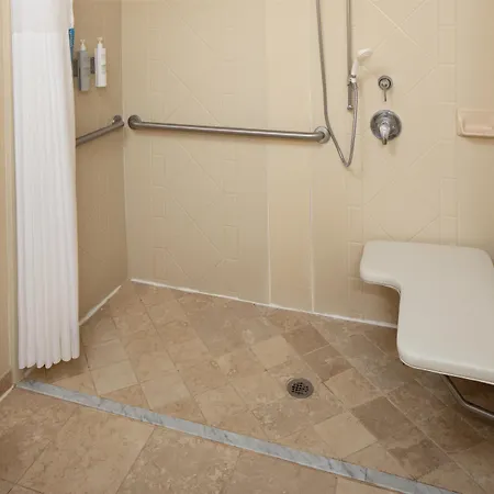 Hampton Inn & Suites Mystic-3