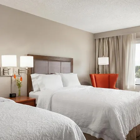 Hampton Inn & Suites Denver-Cherry Creek-3