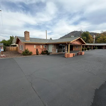 Relax Inn Yreka-3