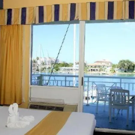 Chart House Suites And Marina-2