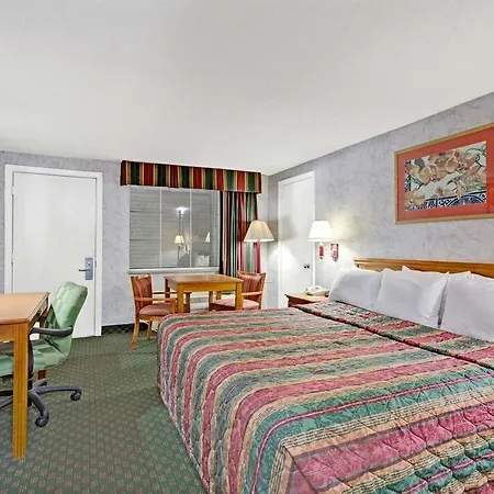 Days Inn Williamsburg Colonial Area-3