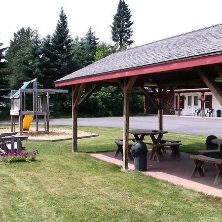 Maple Leaf Motel-3