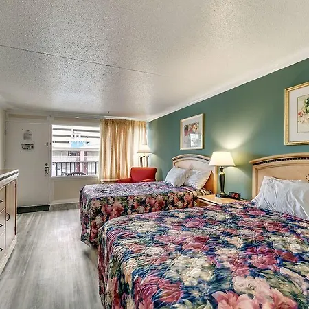 Sea Hawk Oceanfront Motel-2
