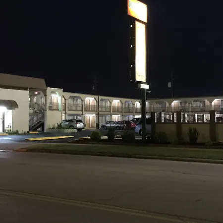 Hutchinson Inn-2