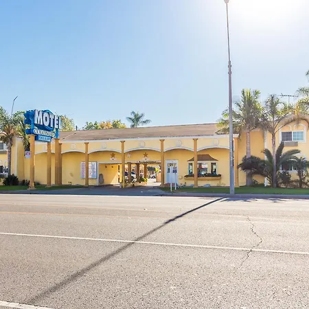 Colonial Pool & Spa Motel-2