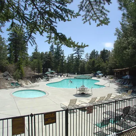 Idyllwild Camping Resort Cabin-2