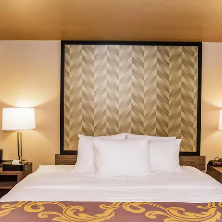 Aarya Hotel By Niagara Fashion Outlets-2