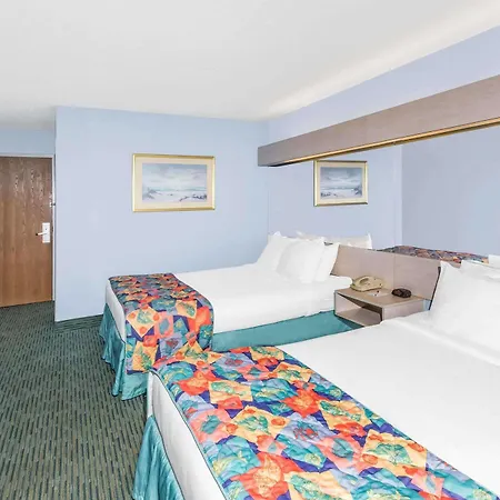 Microtel Inn & Suites By Wyndham Carolina Beach-2