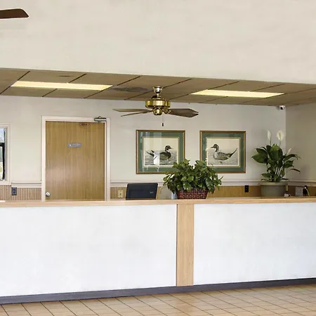 Howard Johnson By Wyndham Valdosta-2