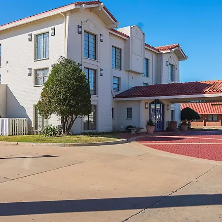 Baymont By Wyndham Tulsa Broken Arrow-3