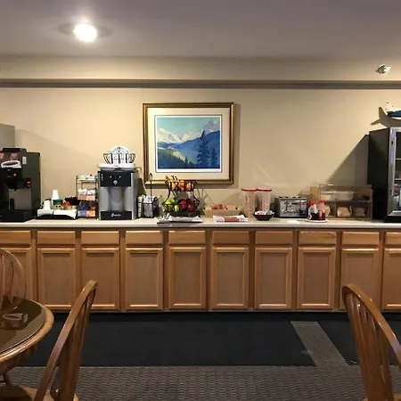 Lakeshore Inn & Suites-3