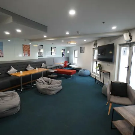 Columbia Apartments-3