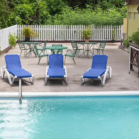Pineapple Court Hotel-3
