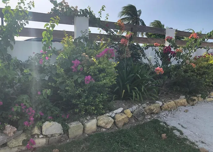 Airport Beach Hotel