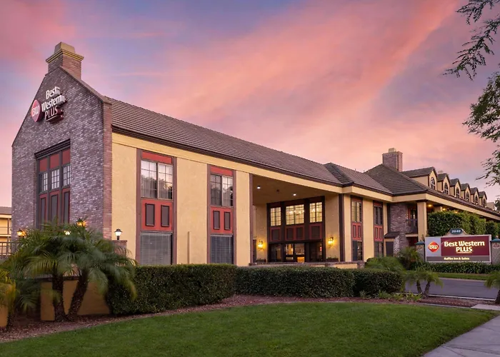 Best Western Plus Raffles Inn & Suites Anaheim