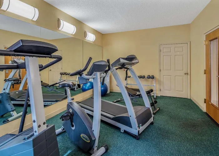 La Quinta By Wyndham Naples Downtown