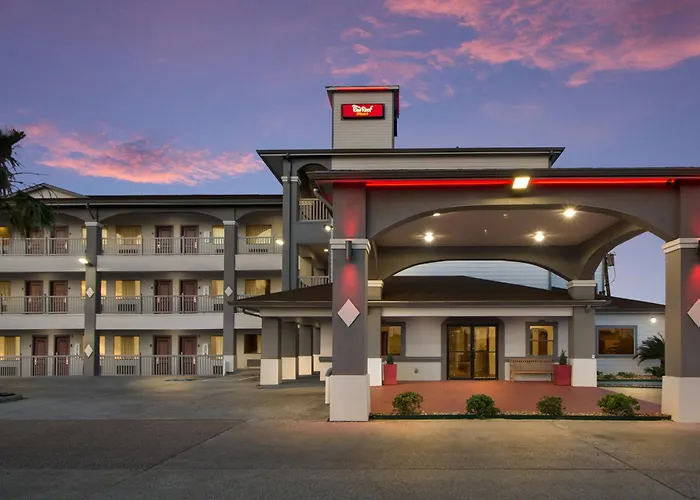 Red Roof Inn Plus + Galveston - Beachfront