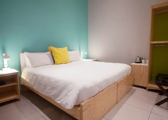 Mojo Hotel & Market