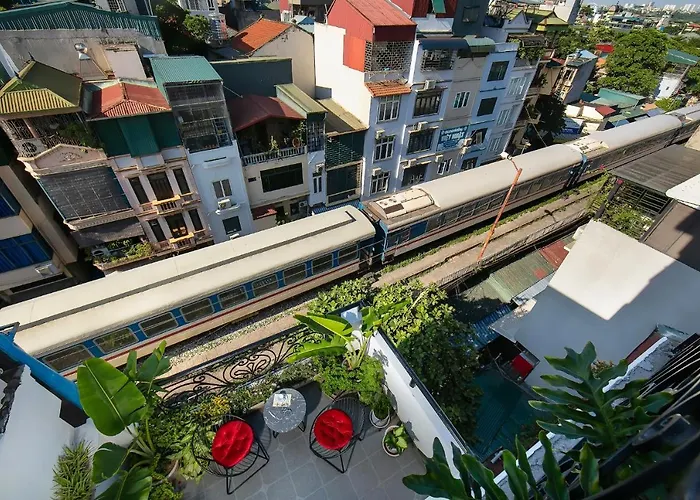 Hanoi La Cascada House & Travel