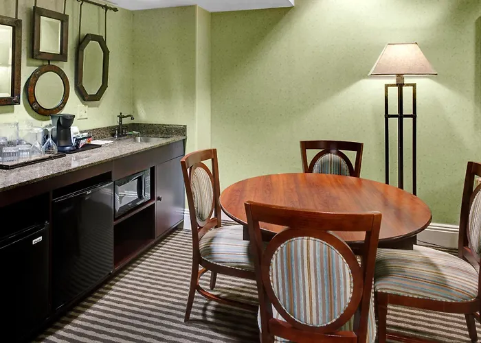 Holiday Inn Express Hotel & Suites Atlanta Buckhead By Ihg