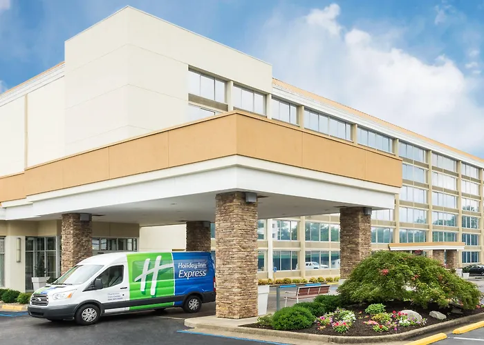 Holiday Inn Express Charleston-Civic Center By Ihg
