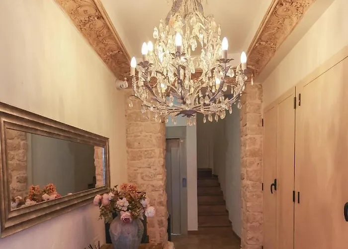 Dorinda Rooms