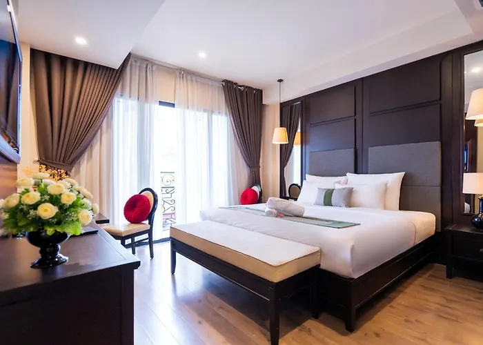 Hanoi Center Silk Charming Hotel & Travel