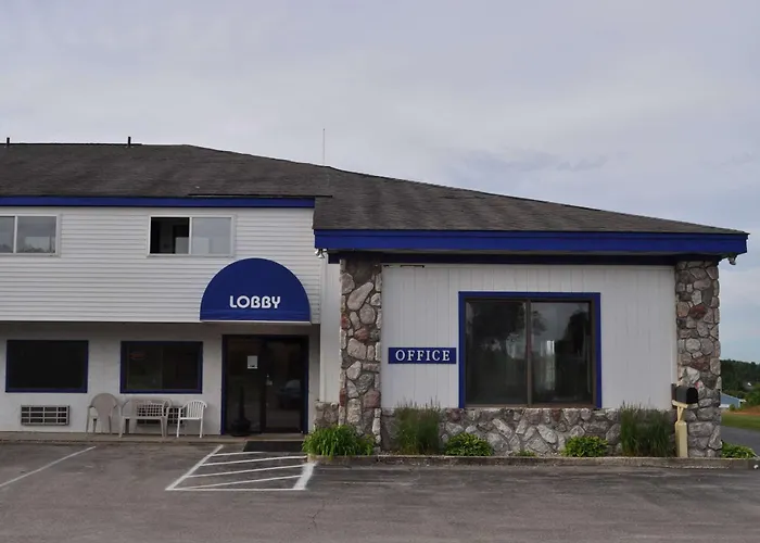 Super 8 By Wyndham Petoskey Hotel