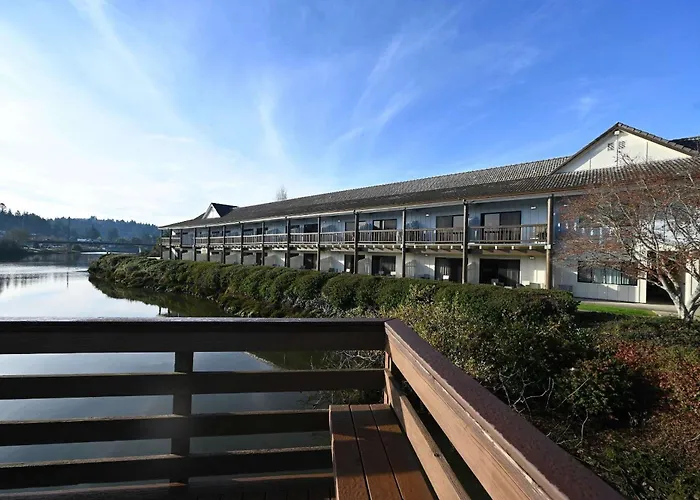 Edgewater Inn And Suites, An Ascend Collection Hotel Coos Bay