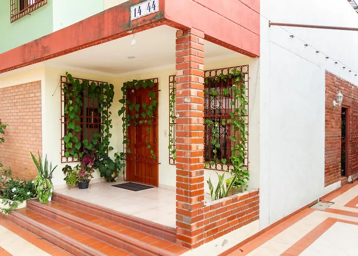 Hostal Cartagonova - Habitaciones Privadas Y Amplias Cerca A Zonas Turisticas
