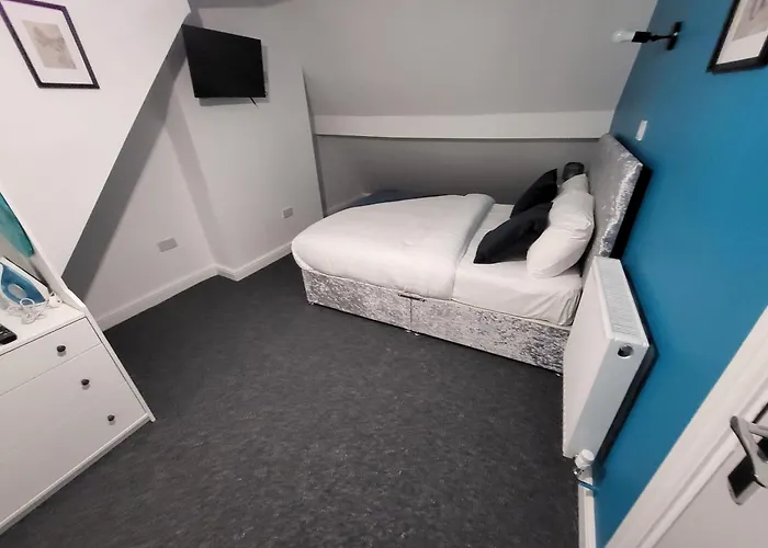 Premier Studios Nottingham - Tring Vale
