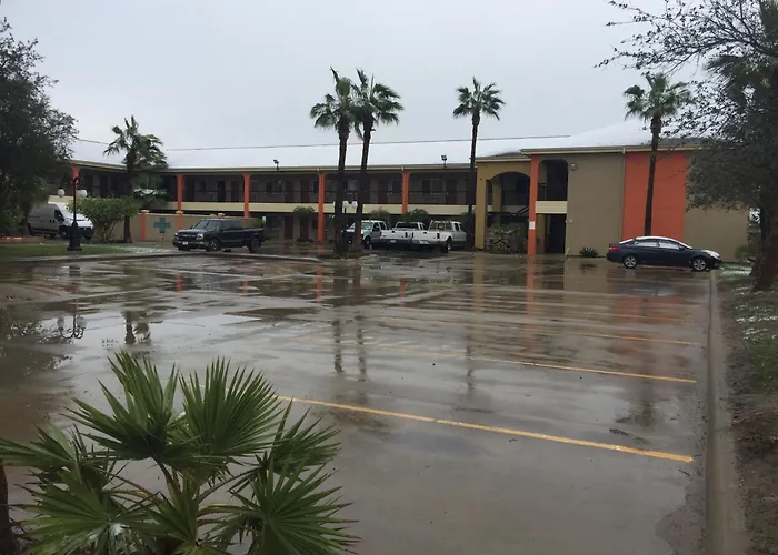 Texas Inn And Suites City Center At University Dr. Edinburg