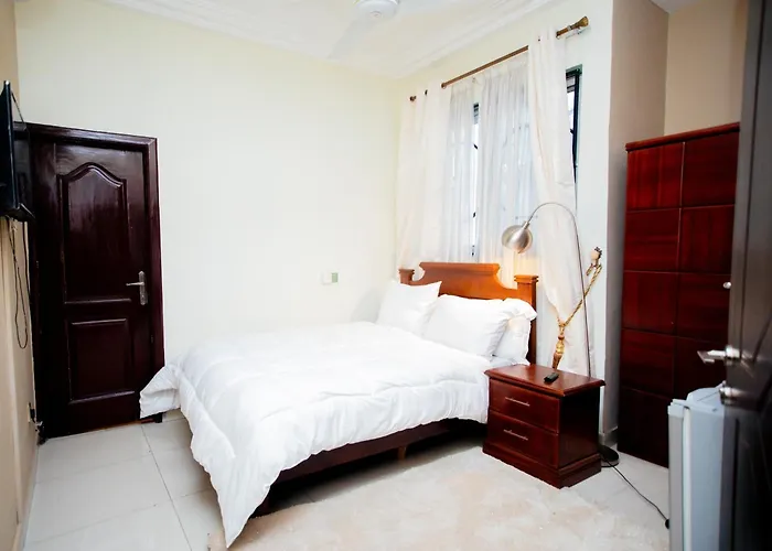 Aduk Guest House Airport City Accra