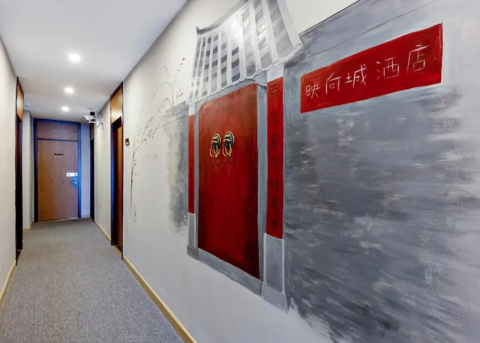 Happy Dragon Hotel: Central Location, English-Speaking Staff & Tour Services