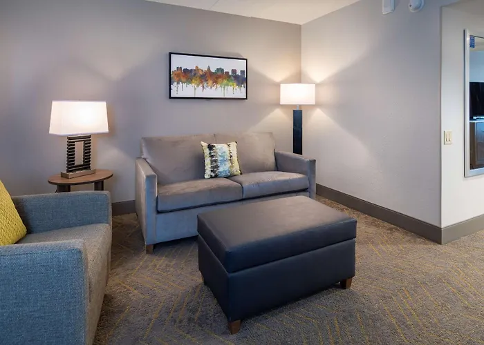 Doubletree By Hilton Madison East Hotel