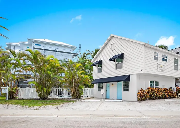 Parrot Beach Cottages Suite #2