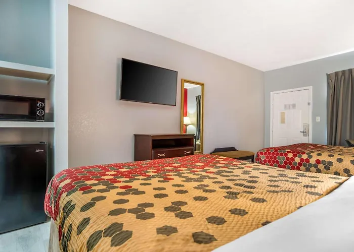 Econo Lodge Inn & Suites Philadelphia Ms