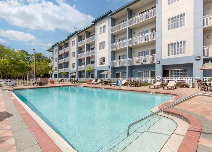 Best Western Naples Plaza Hotel Vineyards
