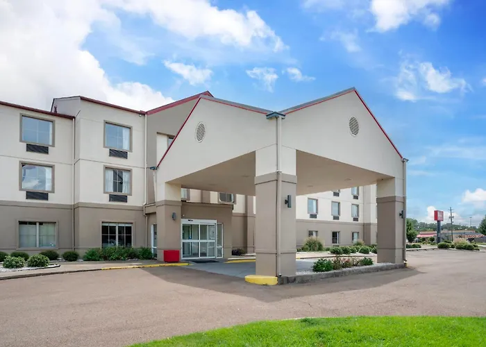 Red Roof Inn Plus & Suites Vicksburg