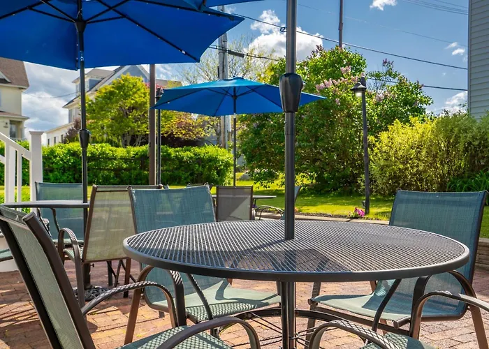 The Lighthouse Inn & Suites York