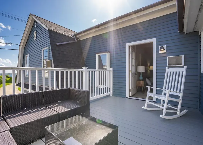 The Lighthouse Inn & Suites York