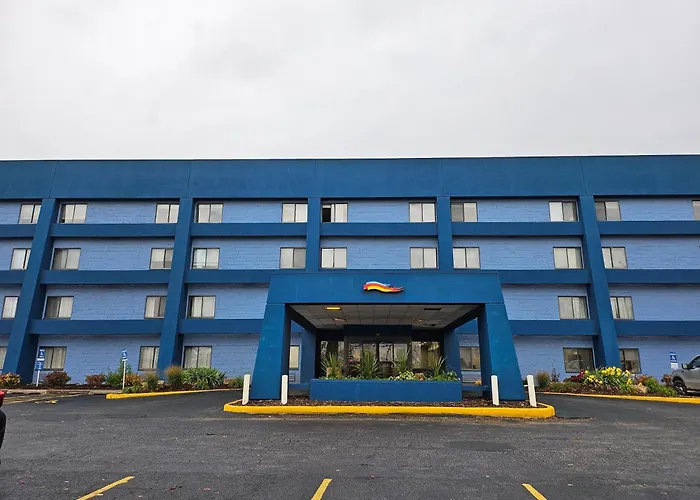 Baymont By Wyndham Davenport Hotel